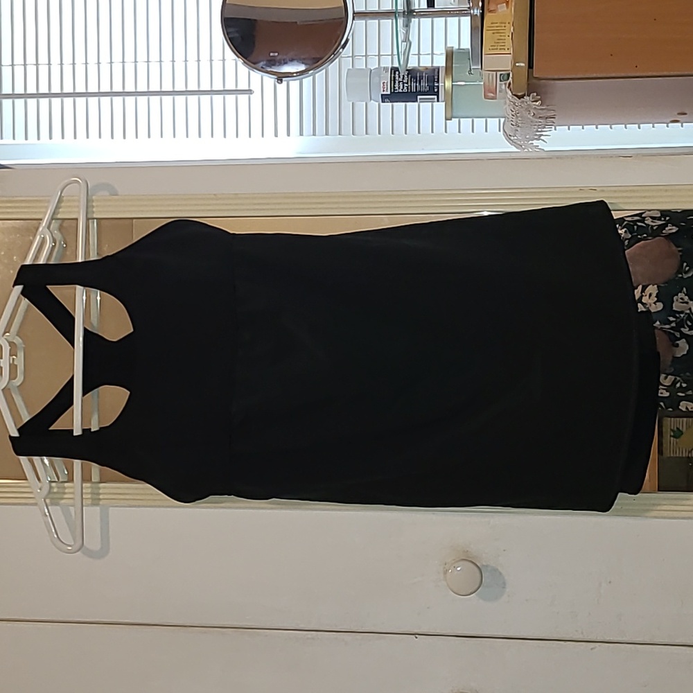 Lululemon Atletica Active Top, Size 6, Color Black ⚫️ ♥️ 👌 😍